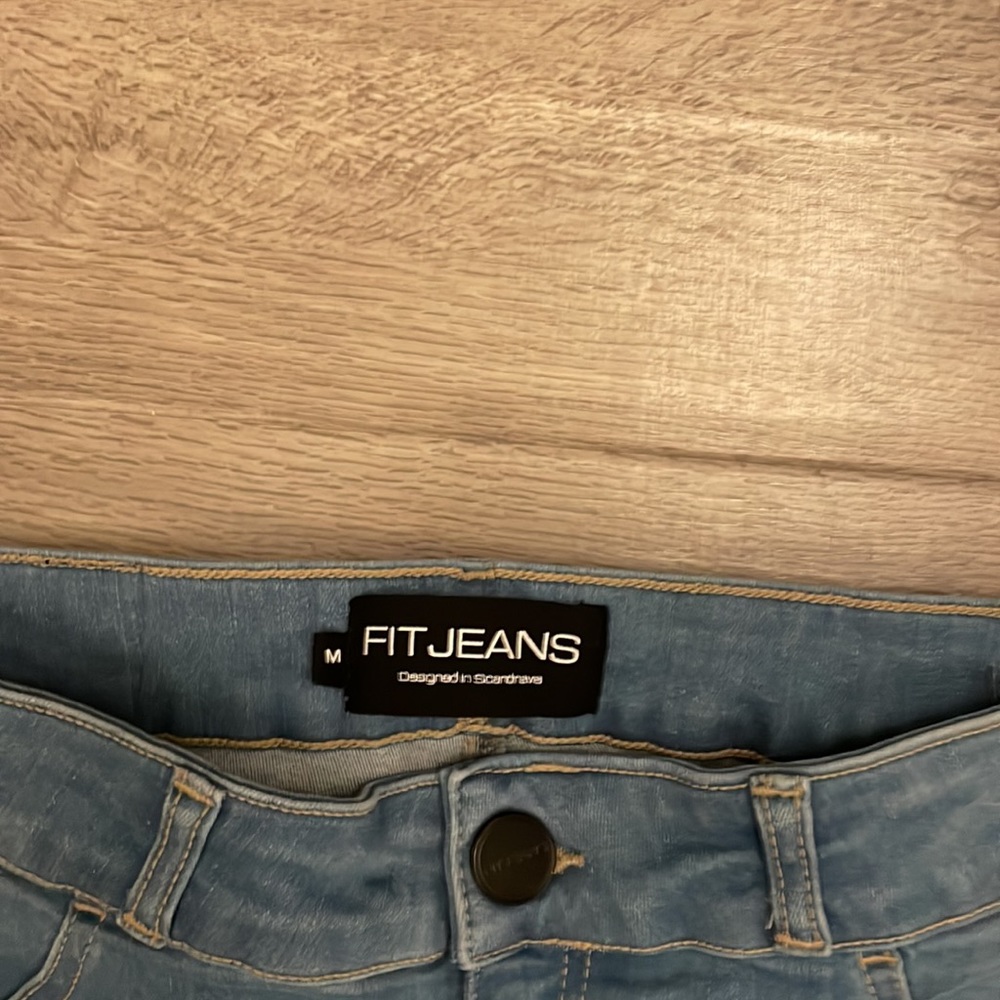 Jeans - Picture 2 of 4
